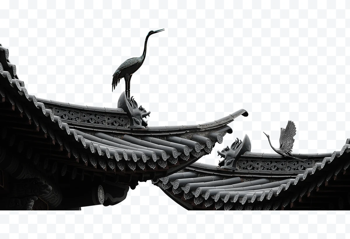 Traditional Chinese roof with crane and dragon figures