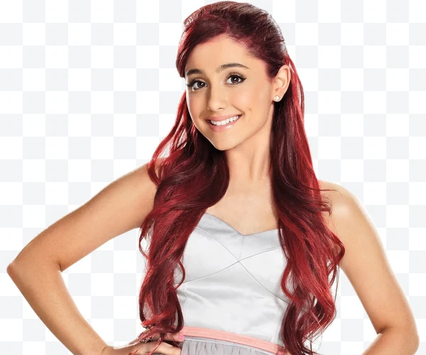 Ariana Grande con cabello largo rojo y vestido blanco sonriendo