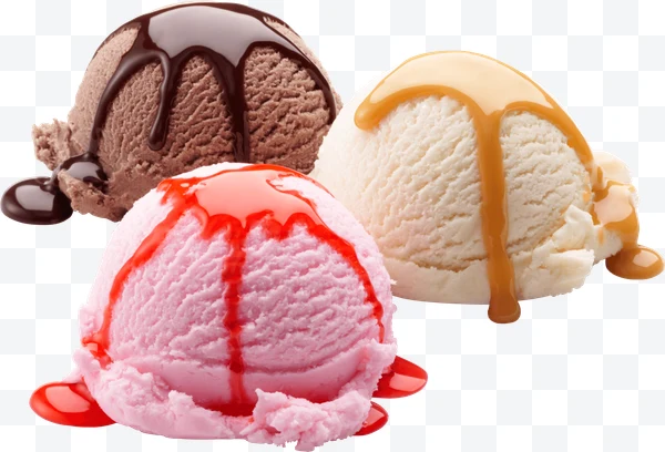 Tres bolas de helado con salsa de chocolate, caramelo y fresa