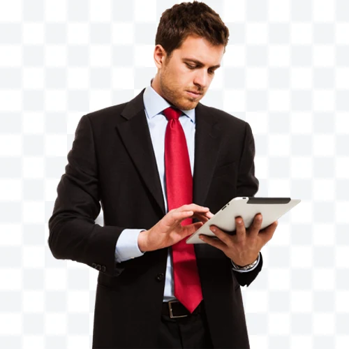 Hombre con traje negro y corbata roja usando una tableta blanca