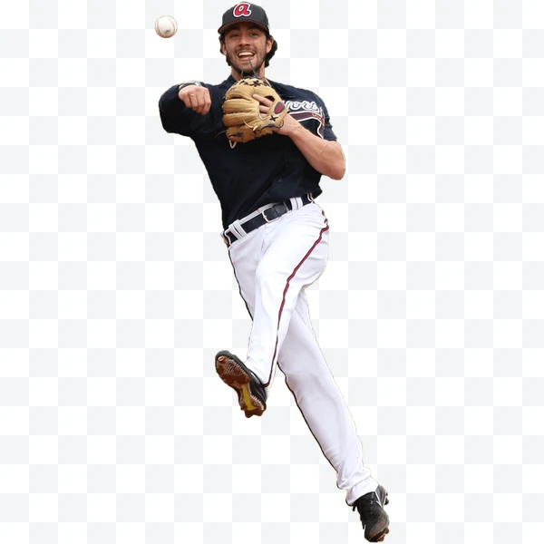 Jugador de béisbol lanzando con uniforme negro y blanco y gorra negra con letra