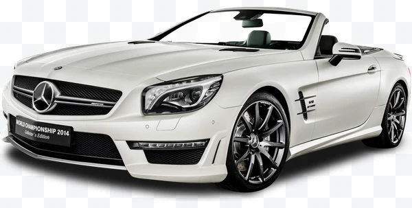Mercedes-Benz AMG descapotable blanco visto de frente en fondo blanco.