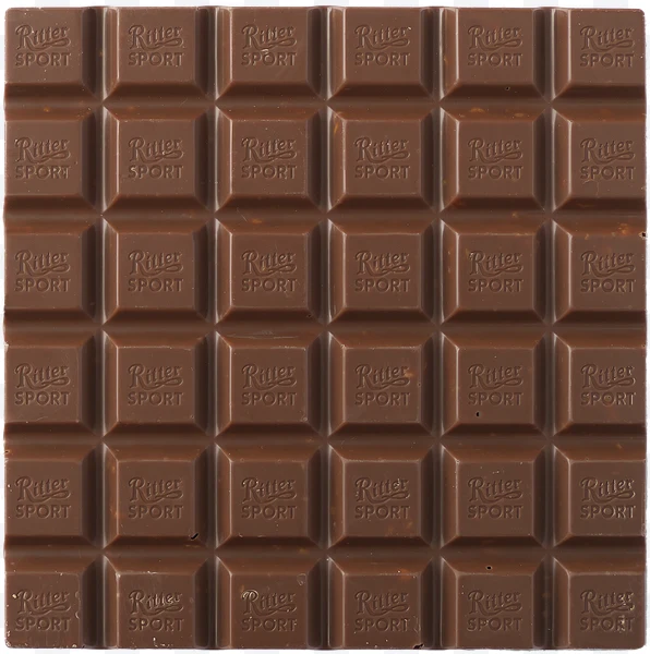 Tableta de chocolate Ritter Sport con leche y logo grabado en cada pieza